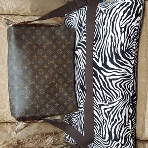 LOUIS VUITTON ABBESSES MESSENGER!!